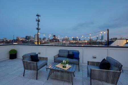 The Ireland - Rooftop Views, 9 Min To Broadway Villa Nashville Exteriör bild