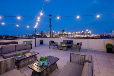 The Ireland - Rooftop Views, 9 Min To Broadway Villa Nashville Exteriör bild